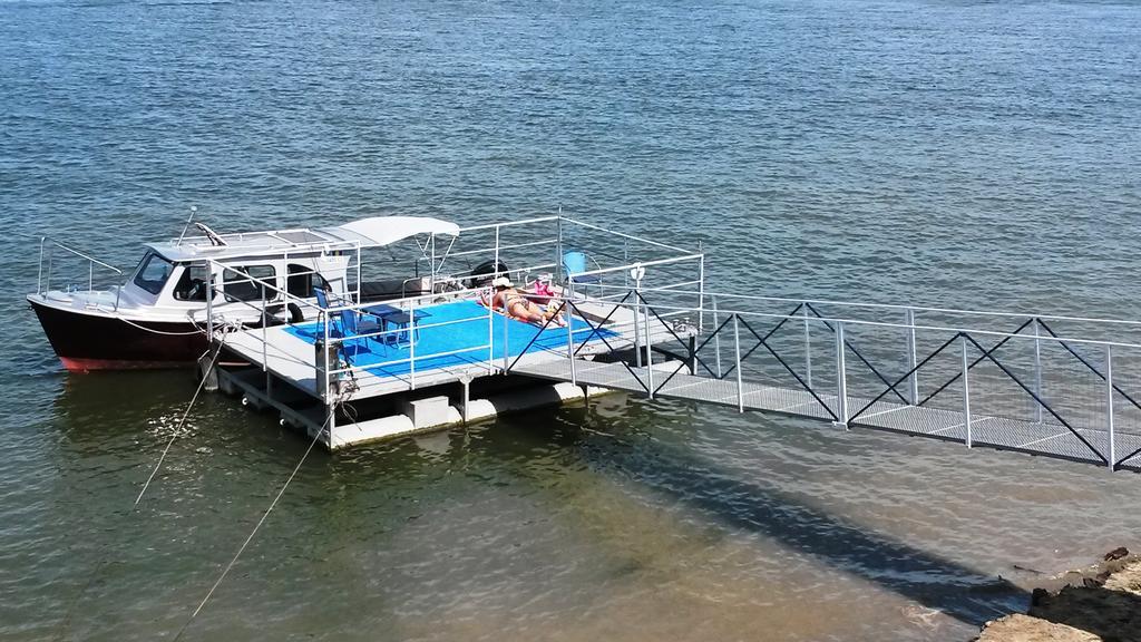 Delta Pontoon Hotell Mahmudia Exteriör bild