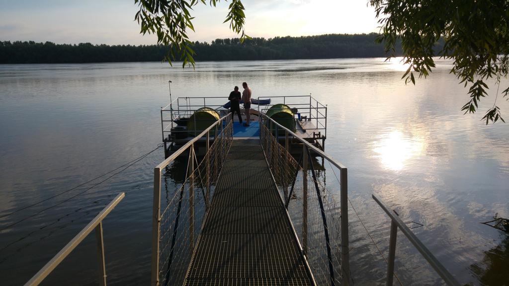 Delta Pontoon Hotell Mahmudia Exteriör bild